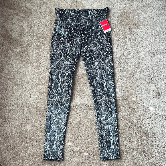 SPANX Pants - NWT Spanx Faux Leather Snake Shine Leggings